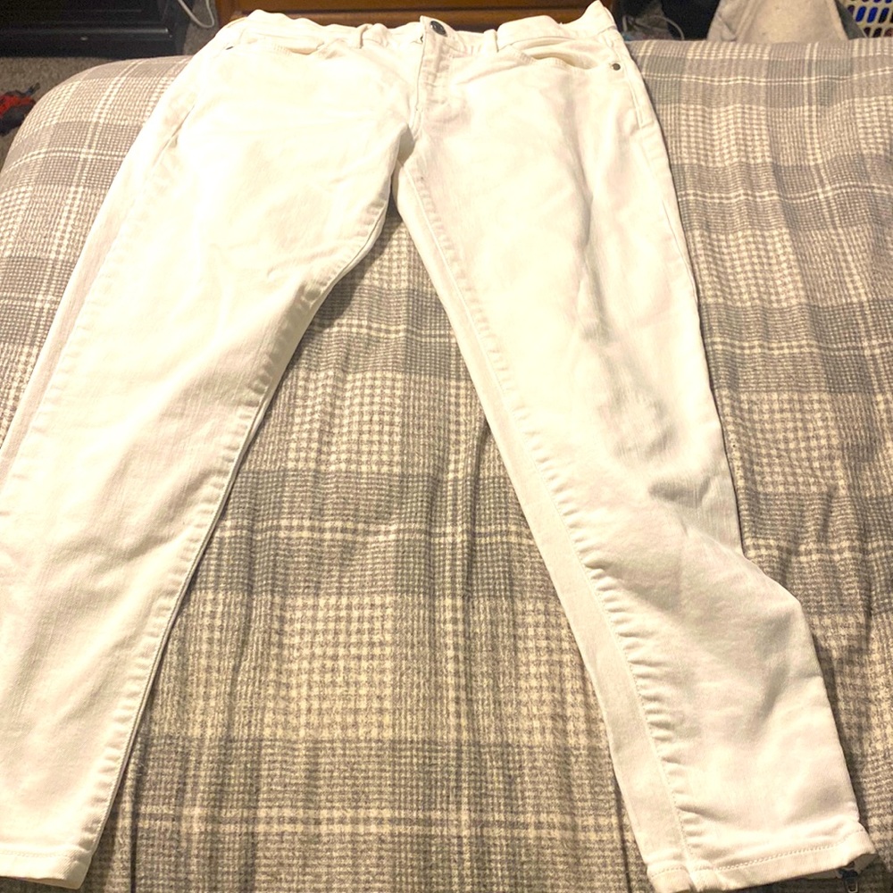 Banana republic white jeans with zippers on pant bottoms